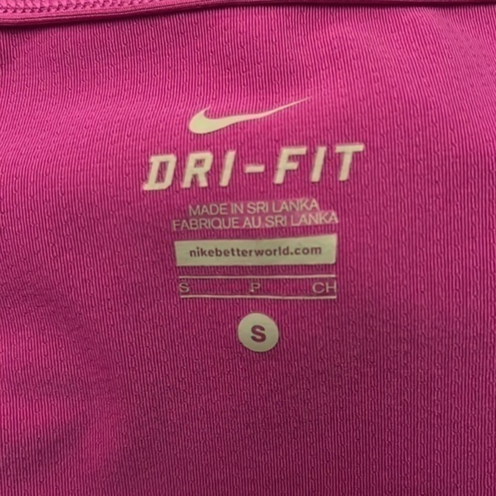 Nike Dri Fit Sleeveless Top Small Water Wicking Magenta Sleeveless EUC Active - Picture 5 of 7